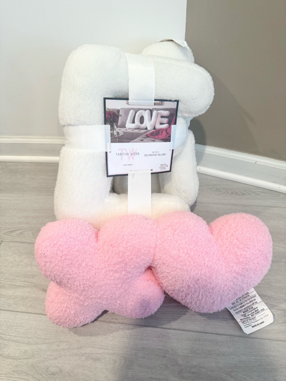 Tabitha Webb “LOVE” Decorative Pillow Set of 4 & Heart “XO” Pink Sherpa pillow